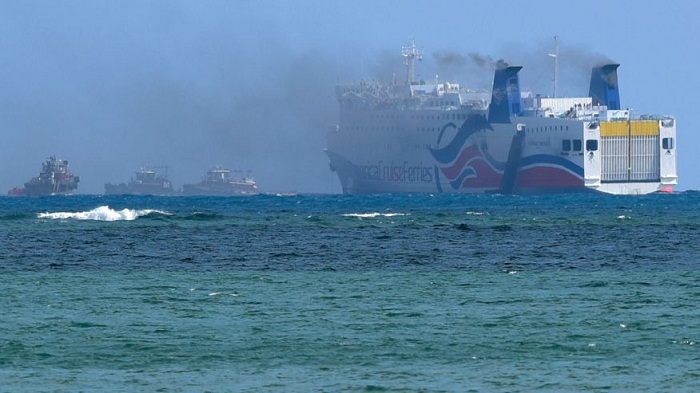 More than 500 evacuated in ferry fire near Puerto Rico 